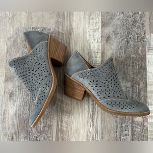 Sofft Gray Suede Laser-Cut Amberly Ankle Booties NWOT